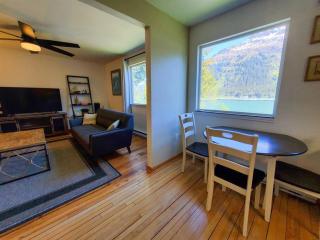 Ocean & Mountain View Home, near Downtown Juneau - Juneau - 1
