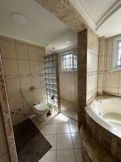 apartamento em bairro nobre suíte com ar condicionado e banheira com hidromassagem - 6