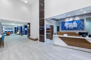 Holiday Inn Express & Suites - Cleveland Northwest by IHG - 1