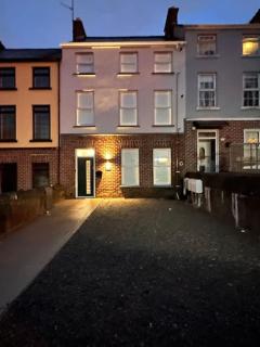 Westland Suites - Stylish, Modern, Elegant, Central Apartments - Londonderry County Borough - 1
