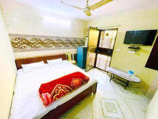 AMAN RESIDENCY - New Delhi - 0