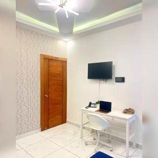 5 Star Villa minutes from Airport and Beaches - 1