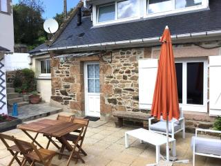 Charmante maison de pêcheur rénovée, 400m plage Trestraou, parking privé, terrasse et équipements bébé - FR-1-368-405 - Perros-Guirec - 0