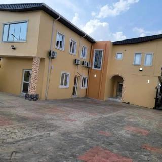 B&Y ROYAL BAR & LOUNGE ADIGBE ROAD ABEOKUTA - Abeokuta - 4