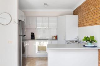 Bushmans, 10,24 Tomaree St - Spacious townhouse close to Nelson Bay, Wi-Fi and air conditioning provided - Nelson Bay - 6