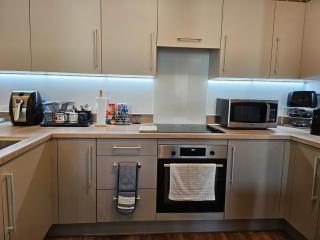 Stylish Ensuite Double-Bed with Desk - 1