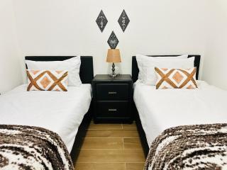 Dandies Cosmo City GuestHouse - 5