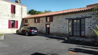 La Charmille - Côté Cour - La Copechagnière - 8