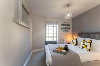 Elliot Oliver - Modern 2 Bedroom Town Centre Apartment - Cheltenham - 3