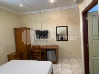 Hotel Kurnia @ Jln Pemuda Blora RedPartner - Blora - 8