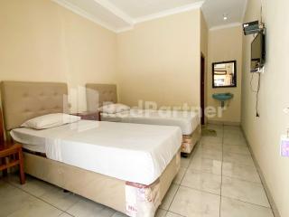 Hotel Kurnia @ Jln Pemuda Blora RedPartner - Blora - 2