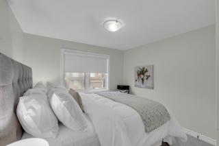 Luxurious and Beautiful, Ottawa - 3