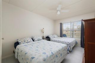 Lovely 2 Bed 2 Bath 2nd Floor Condo By Beach - 2