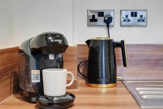 Stylish 2 Bed Apt 104 - City Centre, FREE Parking, Coffee Machine & Netflix - Hosted by Stay Host Save - Sheffield - 6