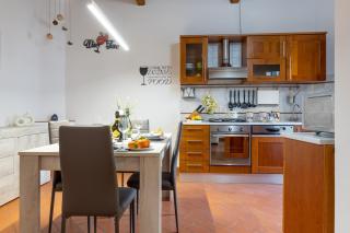 Piazza Artigiani Pisa Lovely Apartment - 9