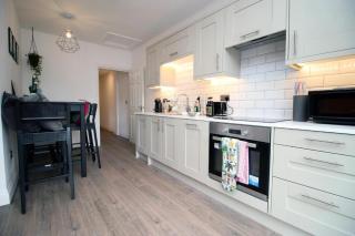 Charming 2-Bed Escape in Vibrant Cardiff - Cardiff - 6