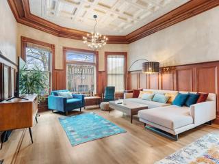 Modern Victorian Retreat with Sauna and Piano - Portland - 8