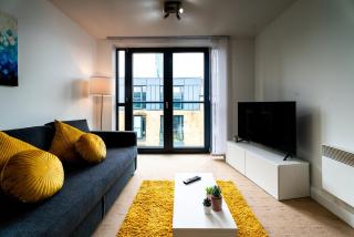 Southside Apartments, Sleeps 4, Free Parking. - 6