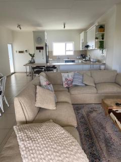 Makyle's Selfcatering Apartment - 8