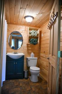 Maine Treehouse-The Spruce Suite - North Lovell - 5
