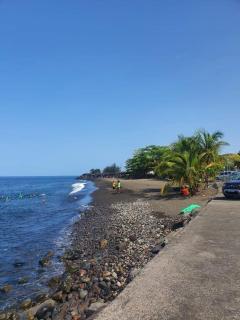 Bateau double cabine proche de la plage - 6