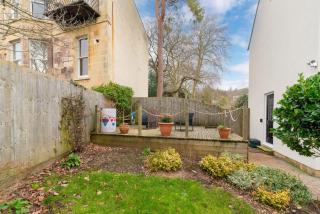 Near Major Attractions | Comfortable | TV - Bath - 2
