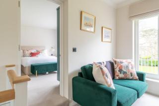 Near Major Attractions | Comfortable | TV - Bath - 5