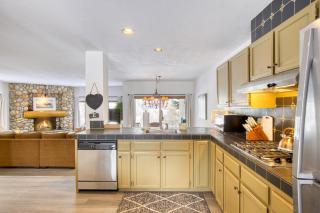 Stunning Summit Condo with Sauna, Hot Tub, Pickleball - Sun Valley - 4