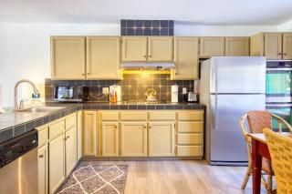 Stunning Summit Condo with Sauna, Hot Tub, Pickleball - Sun Valley - 3