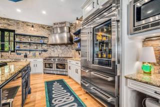 Luxury Mountain Mansion, 7BR, 8 king beds, 10000sf, Views, Pool, Sport Court, Gym, Sauna, Petting Zoo - Blue Ridge - 8