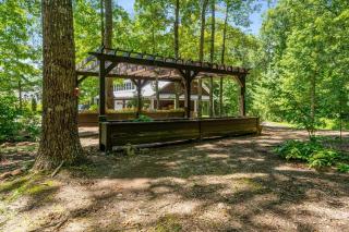 Luxury Mountain Mansion, 7BR, 8 king beds, 10000sf, Views, Pool, Sport Court, Gym, Sauna, Petting Zoo - Blue Ridge - 7