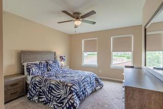 Modern Chic Family Home w/ Pool & Spa Near Disney - Davenport - 3