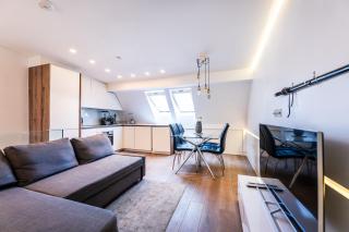 Elegant Mews Apartment - 0