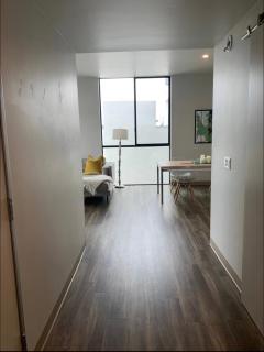 Modern 2-Bedroom Apartment in Little Italy - San Diego - 8