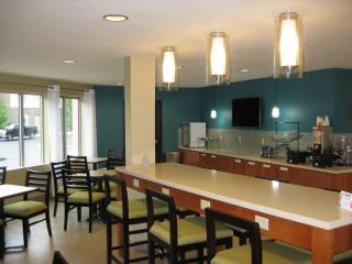 Best Western Plus Traverse City - 7