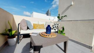 Bright spacious getaway close to the Sea - 6