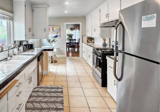 Stylish Hm Near Beach, Restaurants & Parking CC A - 7