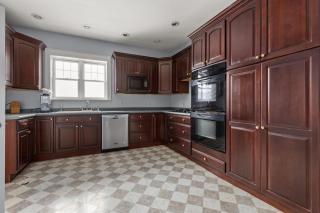 6 10th Bottom Apartment - 3