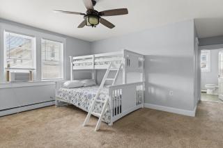 6 10th Top Apartment Oceanview - 2