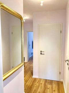 Sanierte 2 Zimmer Wohnung am CentrO in Oberhausen - Oberhausen - 2