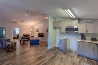 Lake Side Loft Appt - Loxahatchee - 4