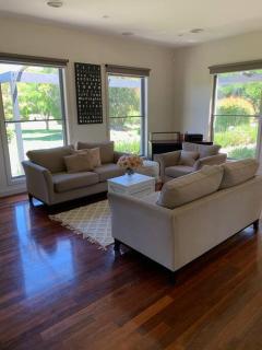 Claret Lodge Modern country retreat - 6