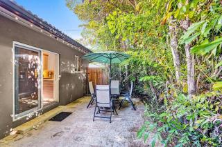 Heated pool, parking, 5 min walk to food and fun! - Fort Lauderdale - 8
