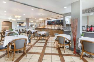 Best Western Plus El Paso Airport Hotel & Conference Center - 6