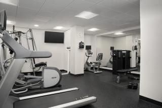 Holiday Inn Express & Suites Alexandria - Fort Belvoir by IHG - 1