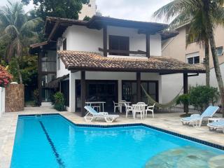 Casa na Praia Riviera de São Lourenço 4 Suítes para até 12 pessoas 4min a pé da Praia e 11 min a pé do Shopping - 0