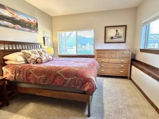 The Stone Hill House, Grand Lake, Colorado IN TOWN with Lake View - 4