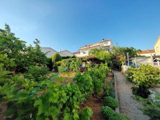 Apartments with parking space Barbat, Rab - 22217 - 8