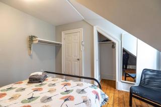 Sunny Loft #4, Historic Home - Halifax - 4