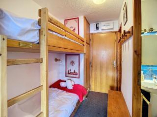 Appartement ski-in/ski-out à Méribel, parking, balcon, 2 chambres, proche commodités. - FR-1-688-74 - 1